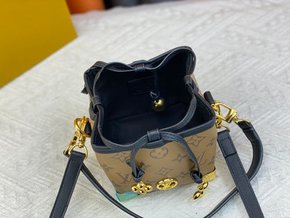Anum Bags Detail