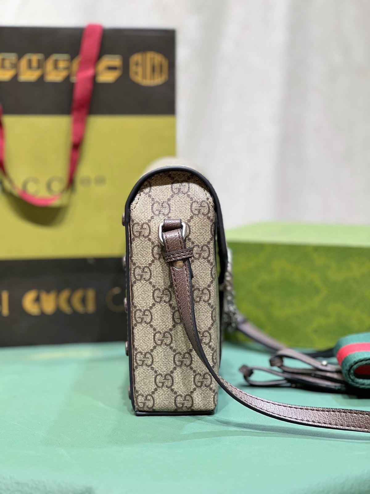 Anum Bags Detail