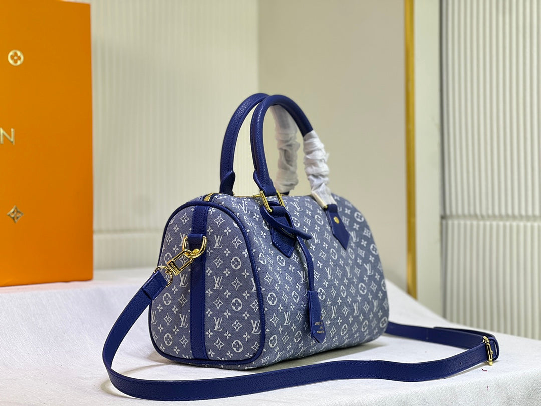 Anum Bags Detail