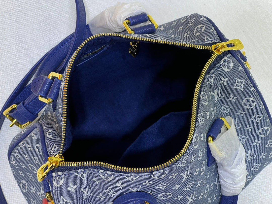 Anum Bags Detail