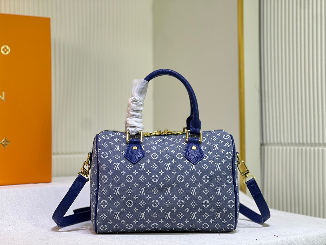 Anum Bags Detail