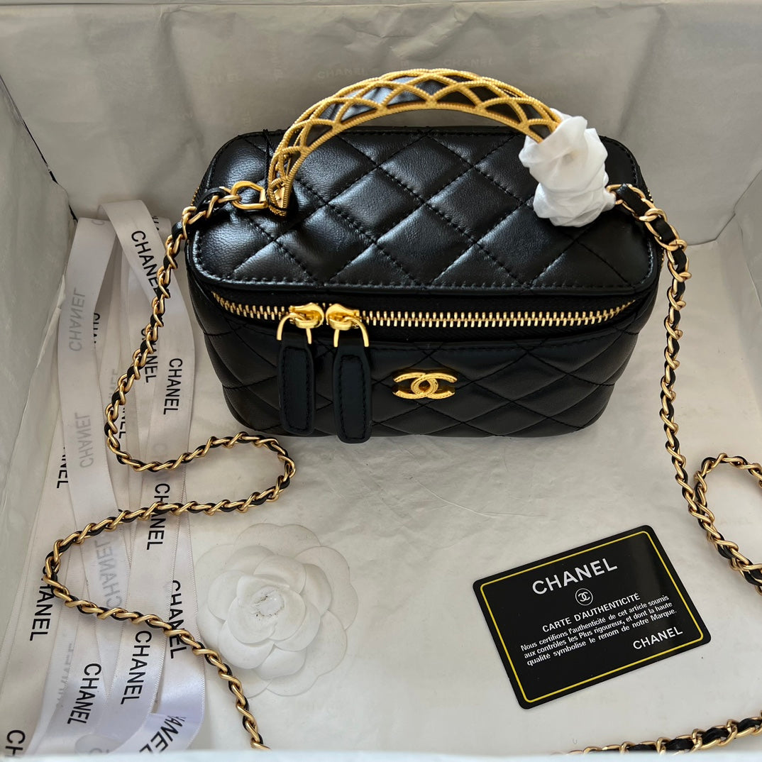 Anum Bags Detail