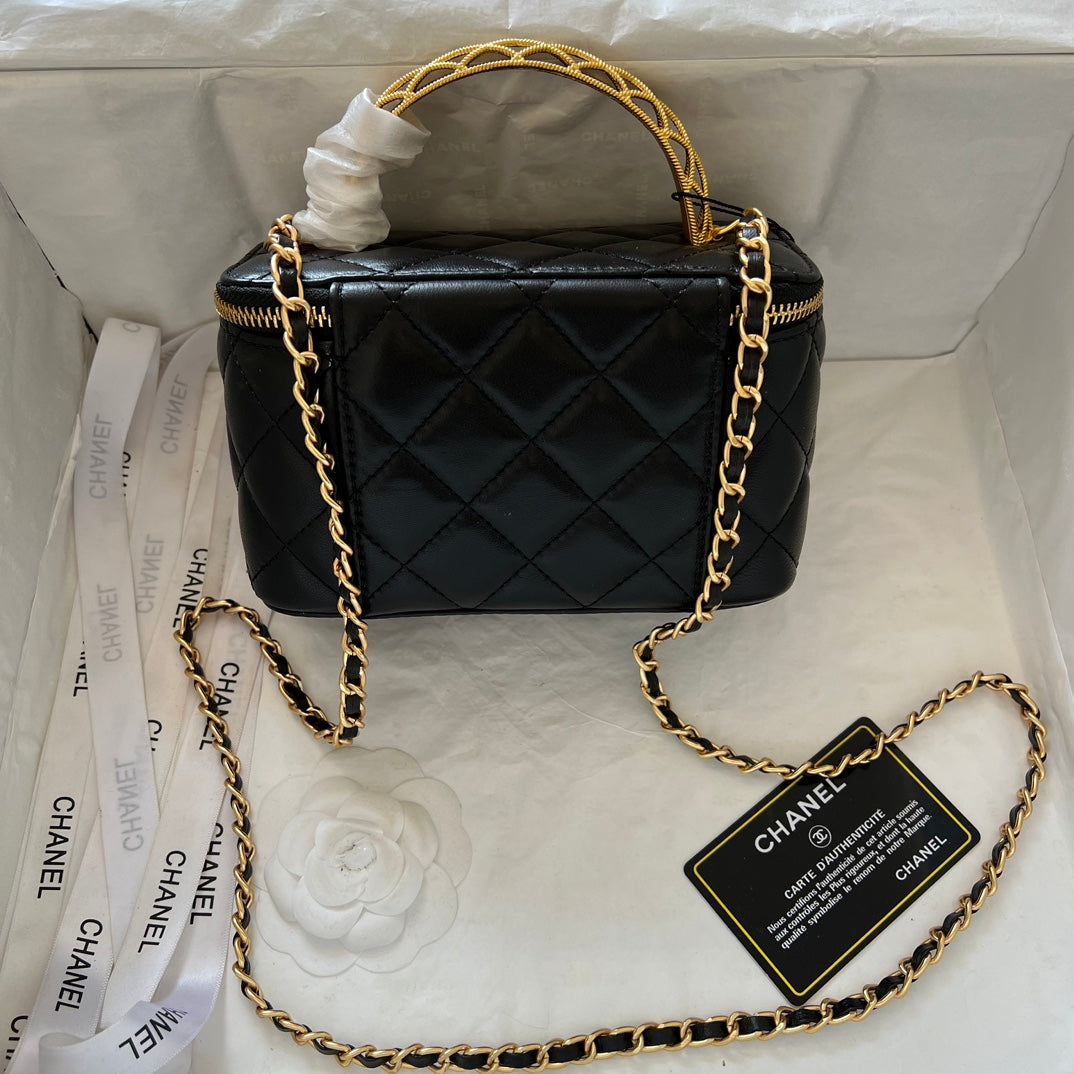 Anum Bags Detail
