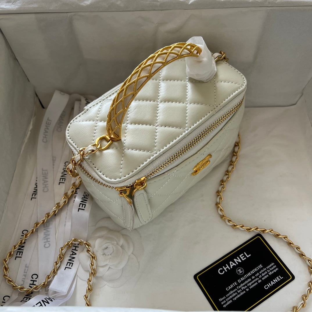 Anum Bags Detail