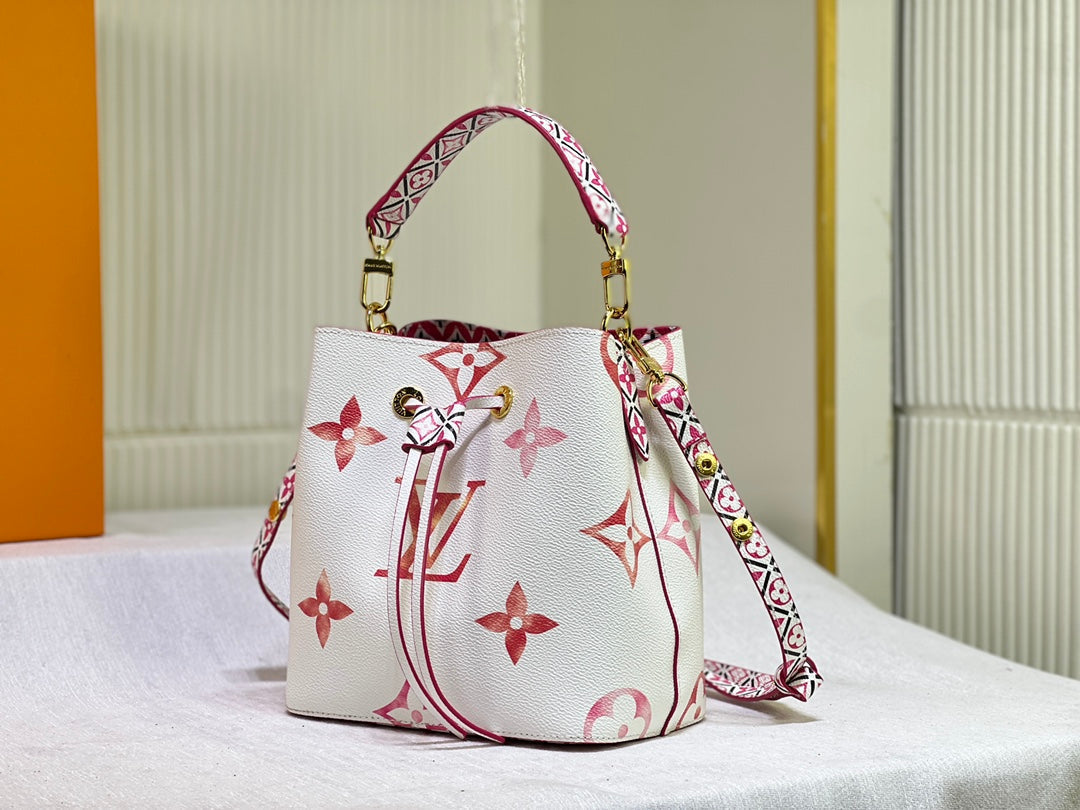 Anum Bags Detail