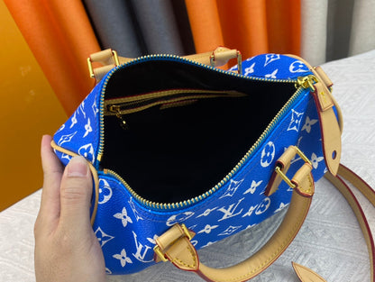 Anum Bags Detail