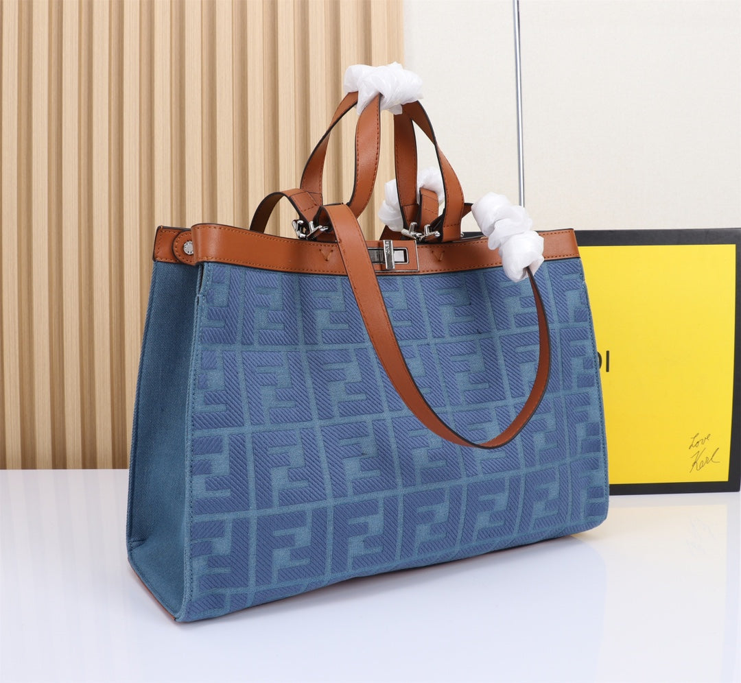 Anum Bags Detail