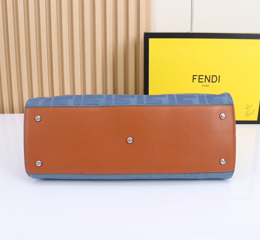 Anum Bags Detail