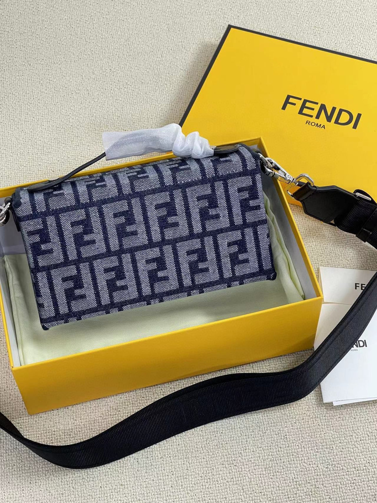 Anum Bags Detail