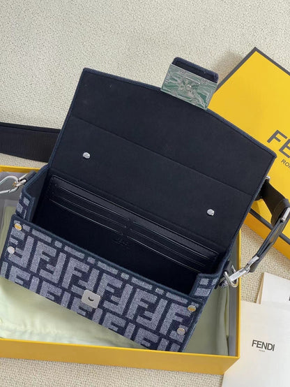 Anum Bags Detail