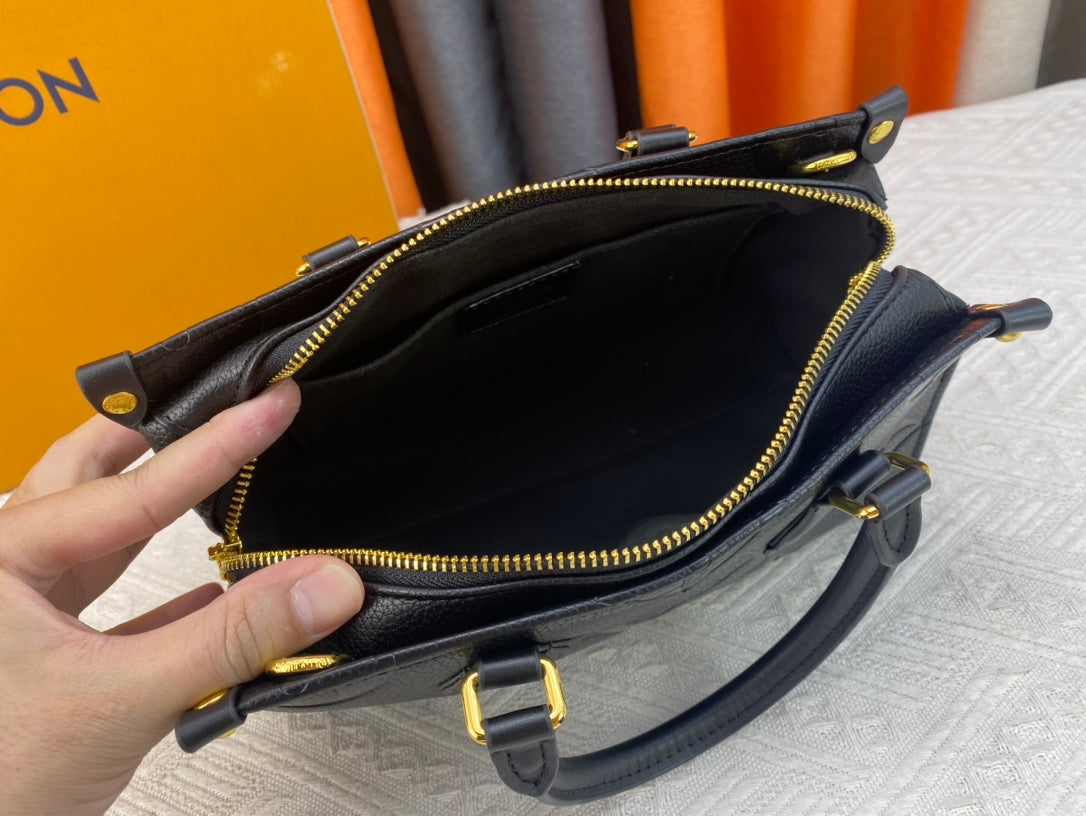 Anum Bags Detail