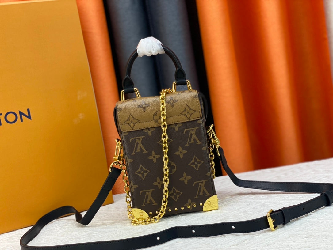 Anum Bags Detail
