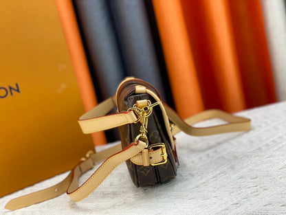 Anum Bags Detail