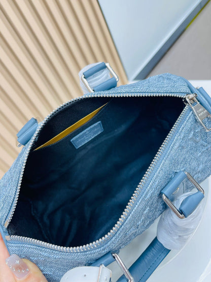 Anum Bags Detail