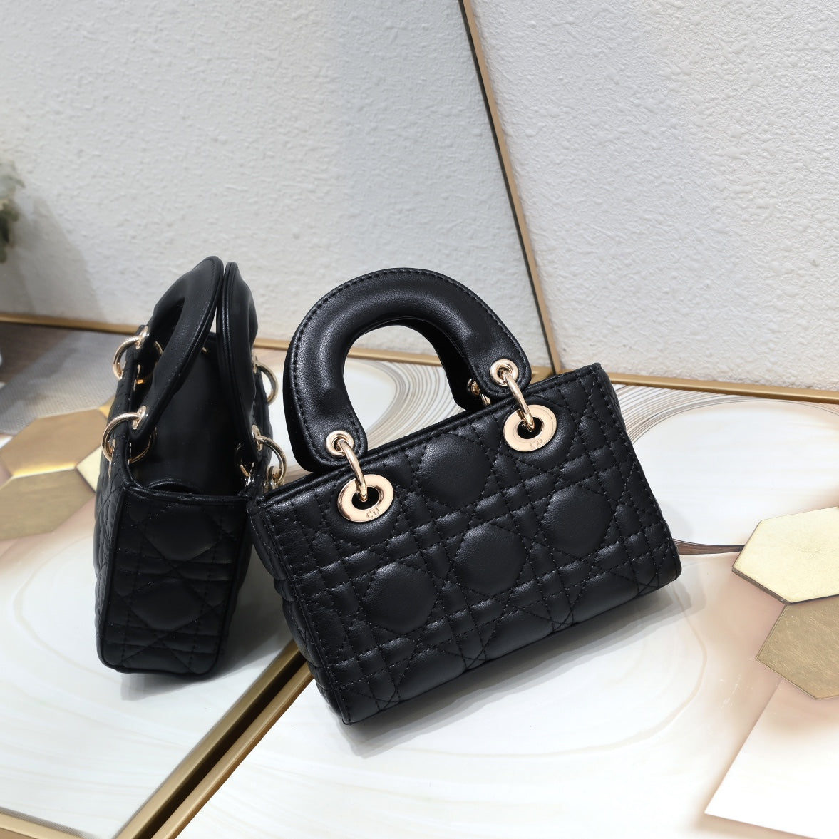 Anum Bags Detail