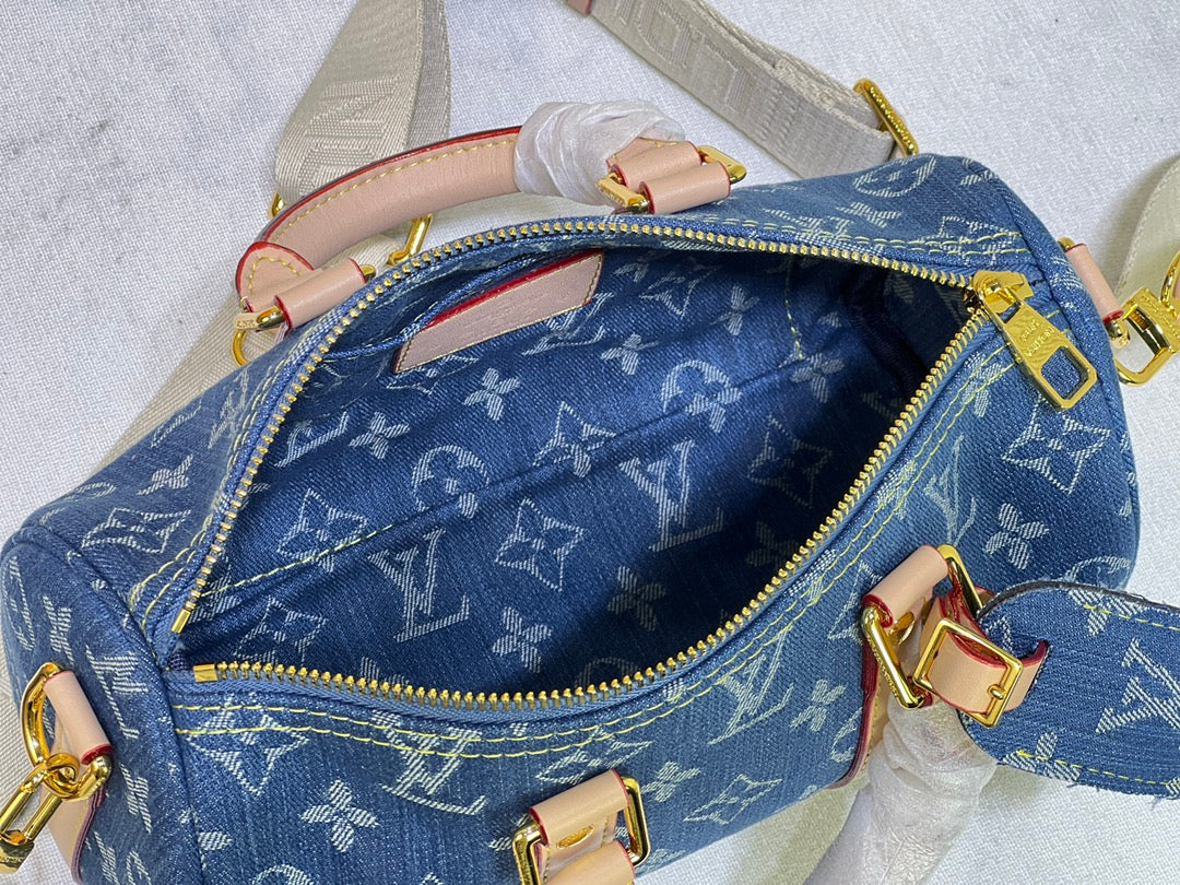 Anum Bags Detail
