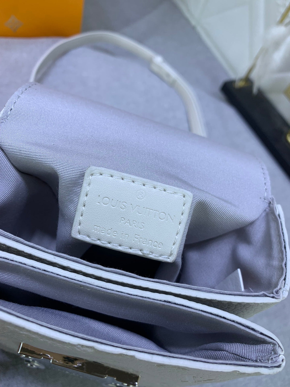 Anum Bags Detail