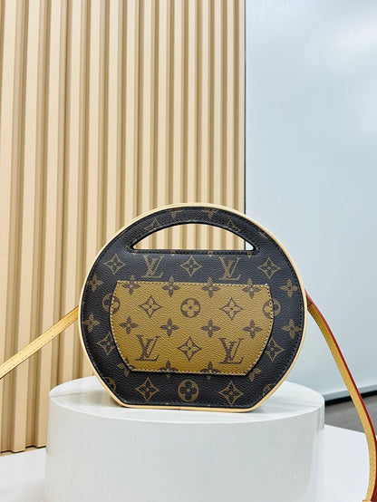 Anum Bags Detail