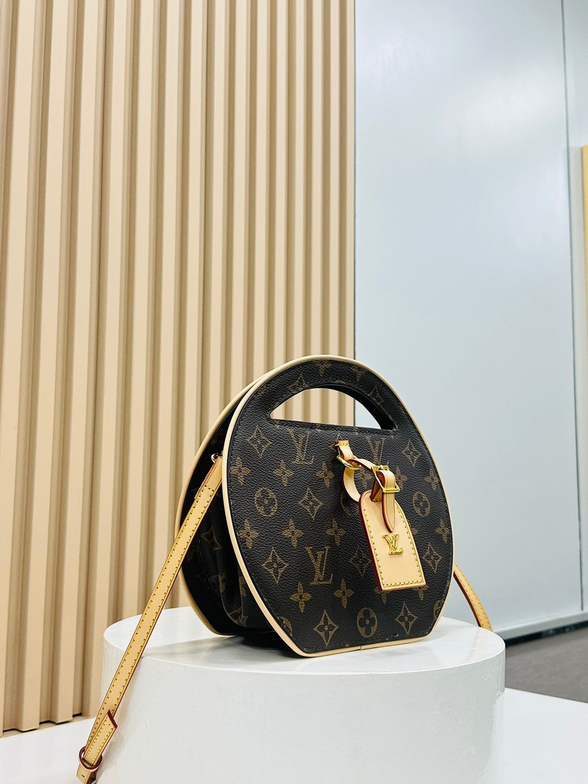 Anum Bags Detail