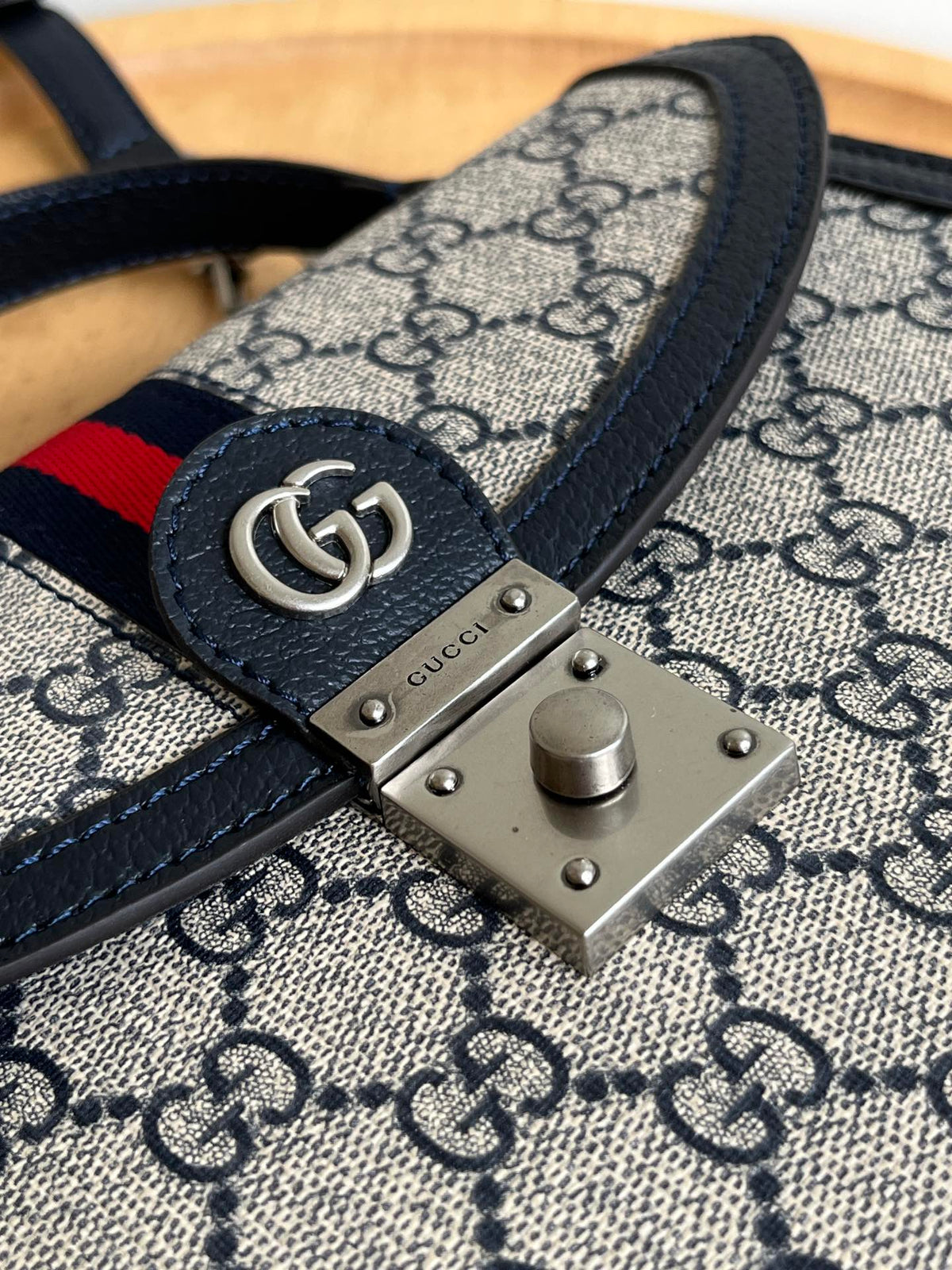 Anum Bags Detail