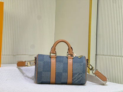 Anum Bags Detail