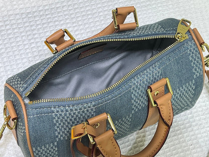 Anum Bags Detail