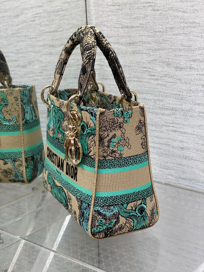 Anum Bags Detail
