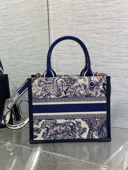 Anum Bags Detail