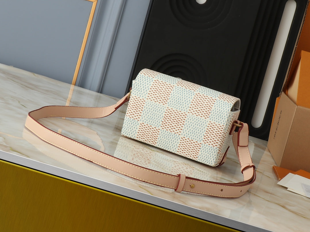 Anum Bags Detail