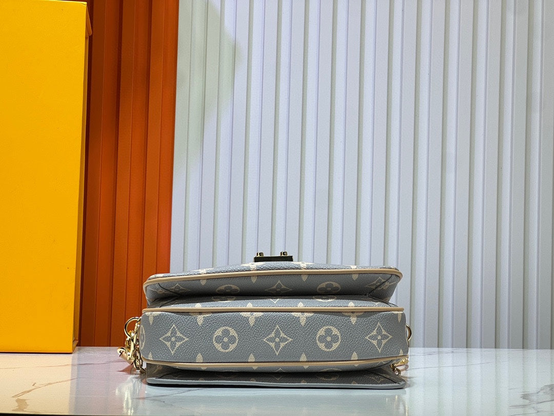 Anum Bags Detail