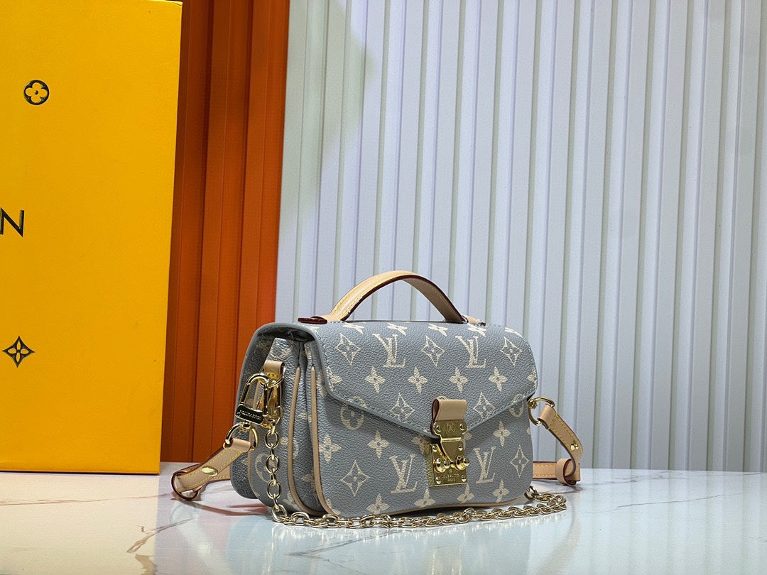 Anum Bags Detail