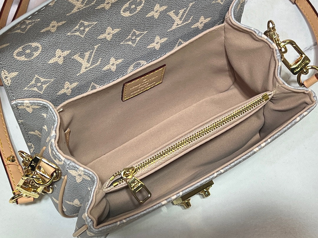 Anum Bags Detail