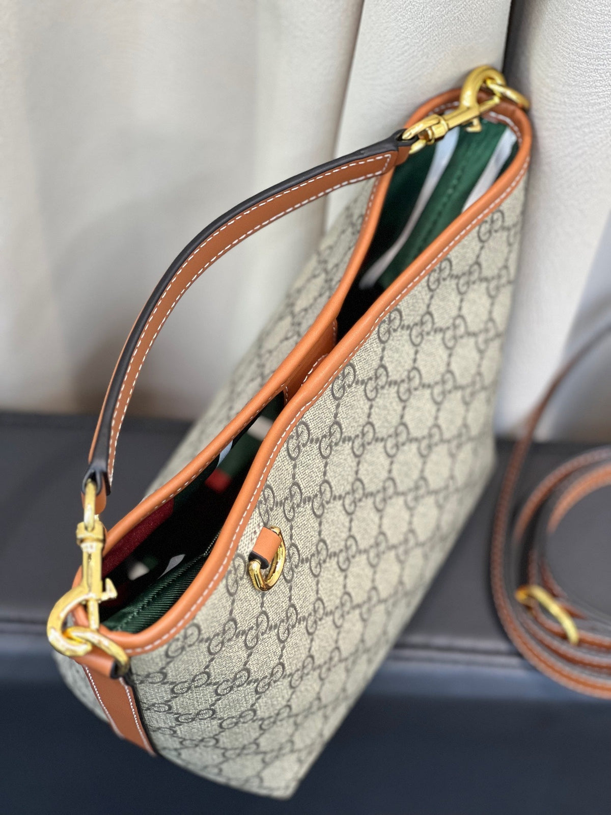 Anum Bags Detail