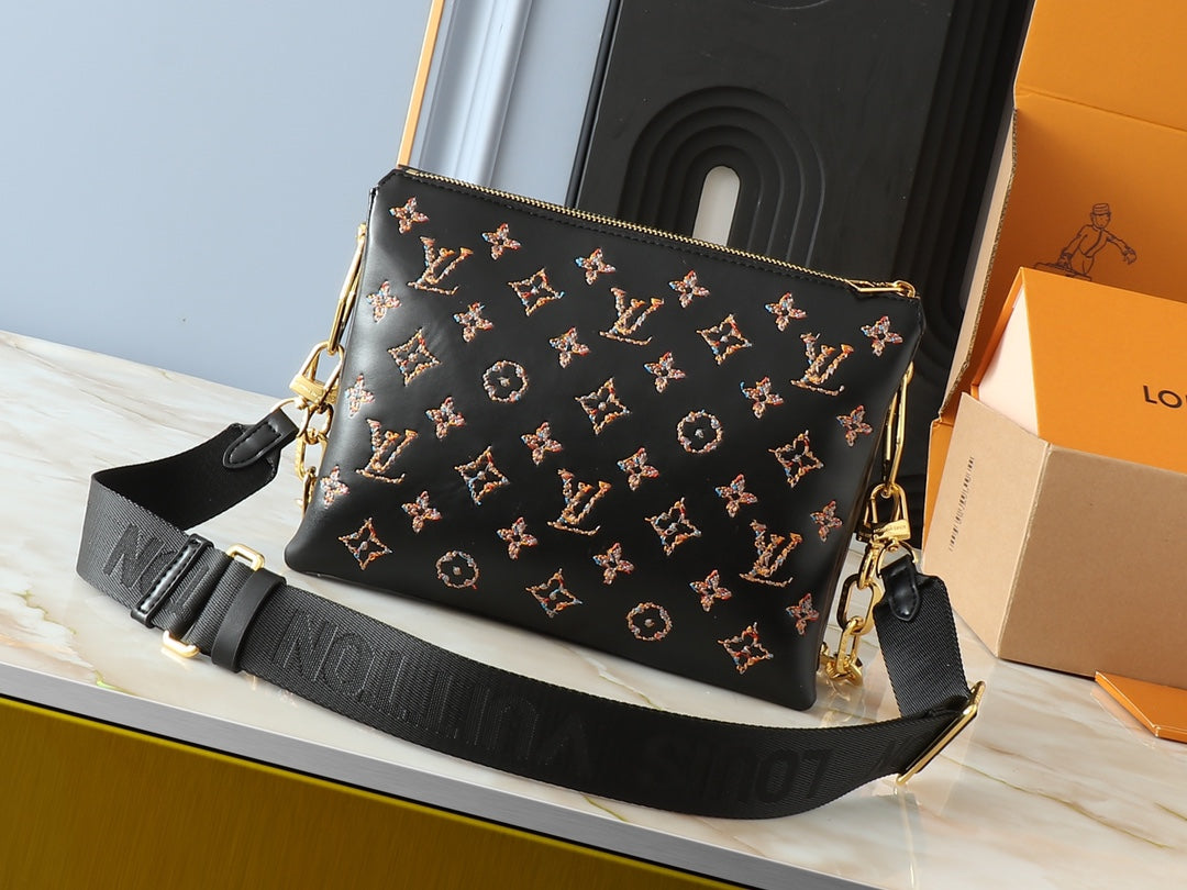 Anum Bags Detail