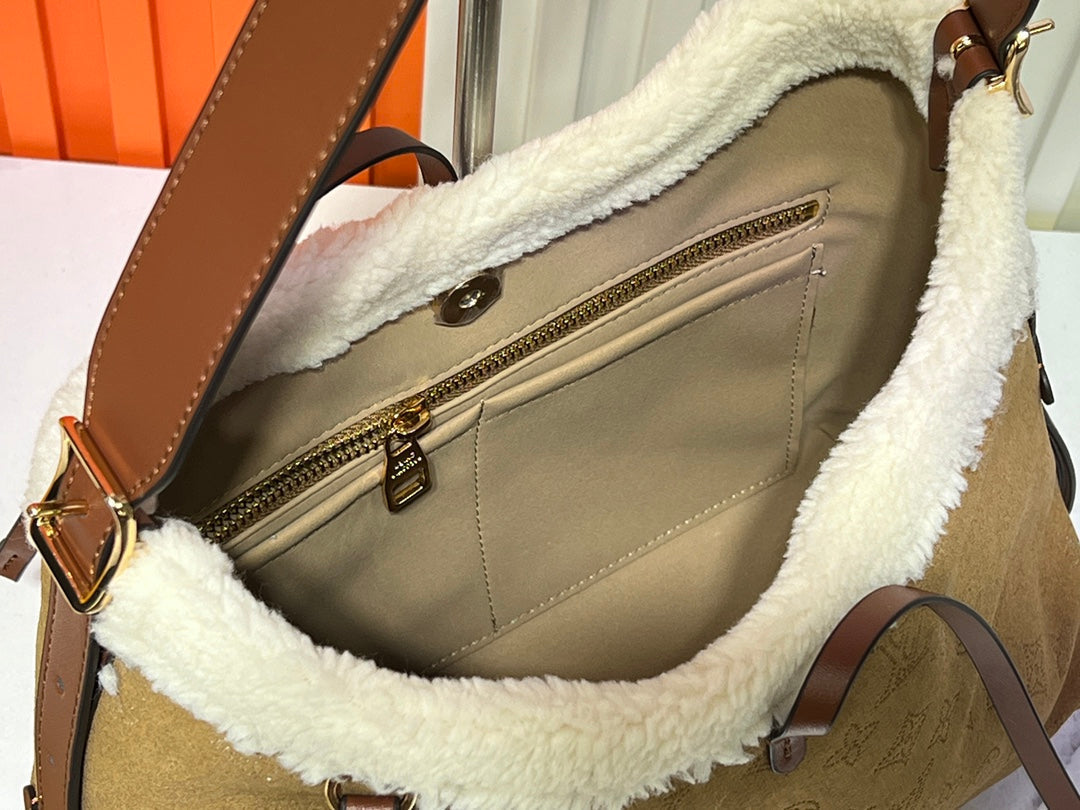 Anum Bags Detail