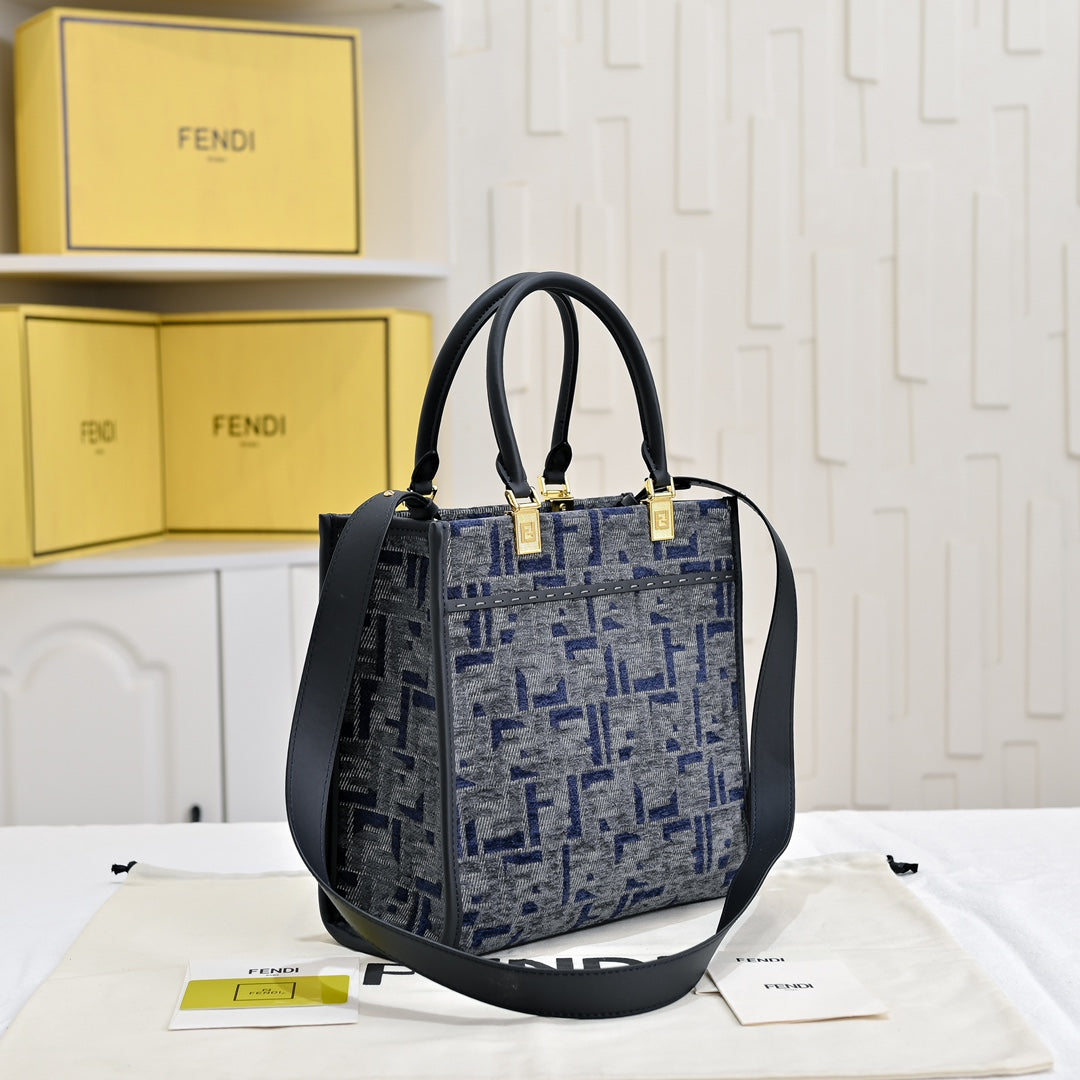 Anum Bags Detail