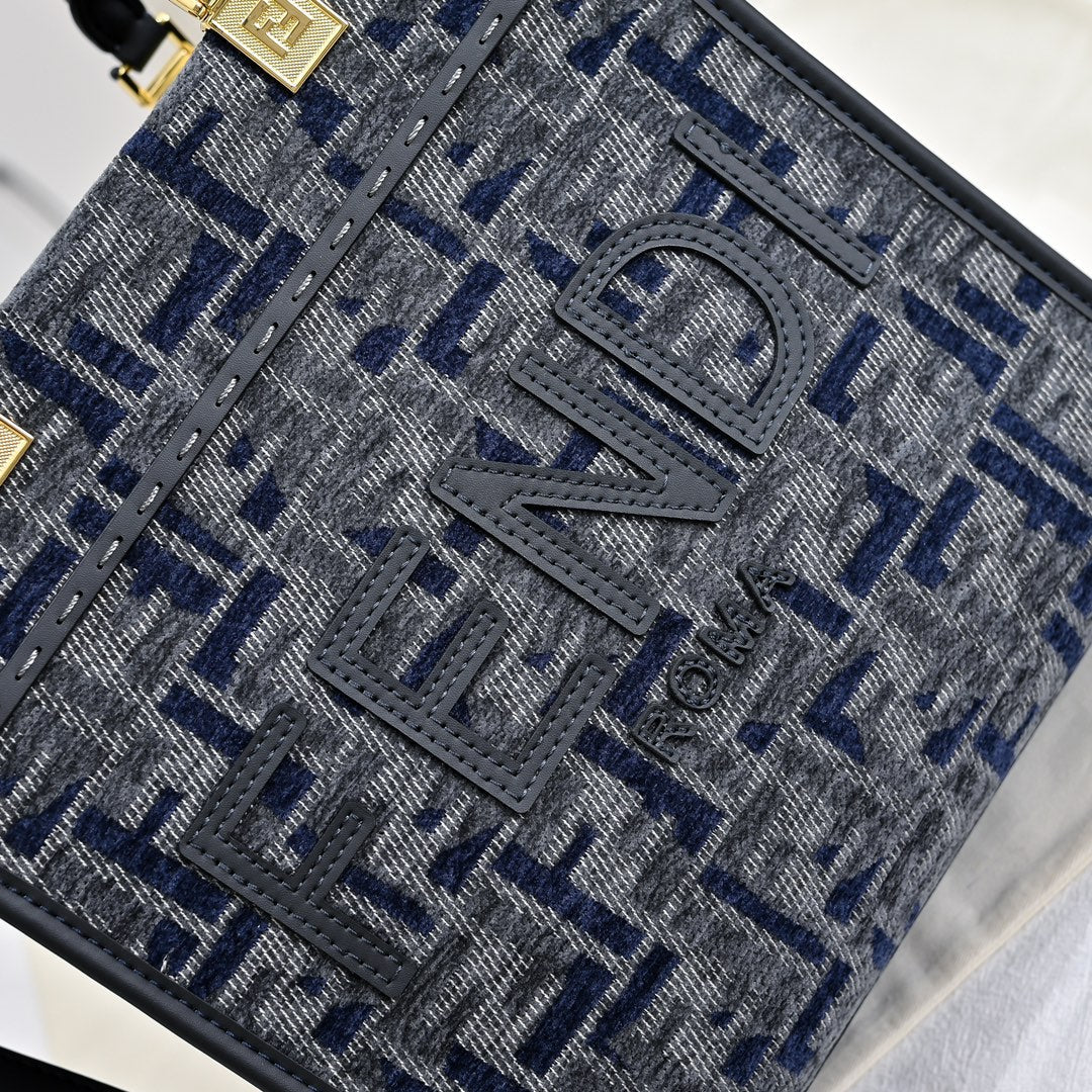 Anum Bags Detail
