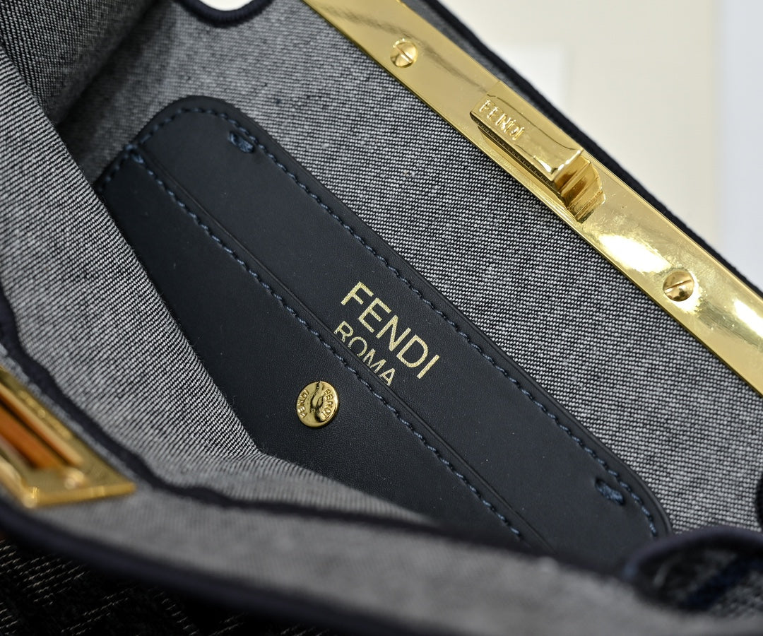 Anum Bags Detail
