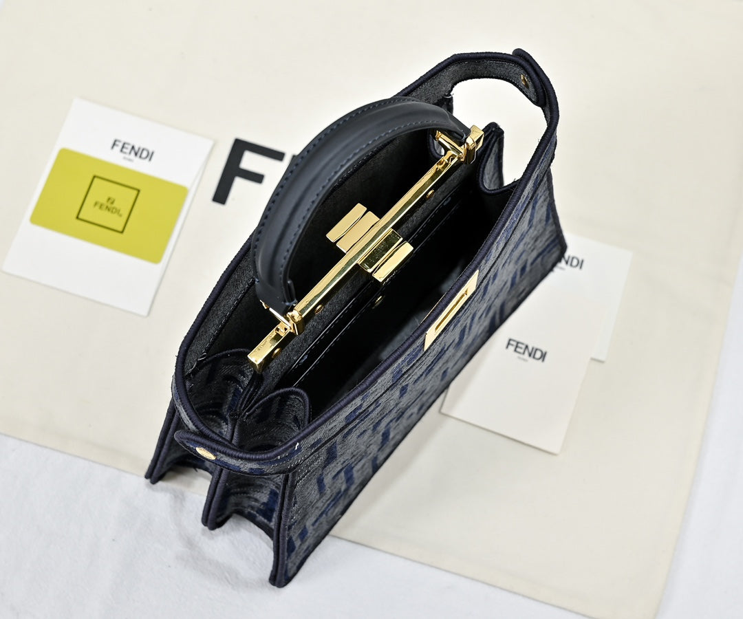 Anum Bags Detail