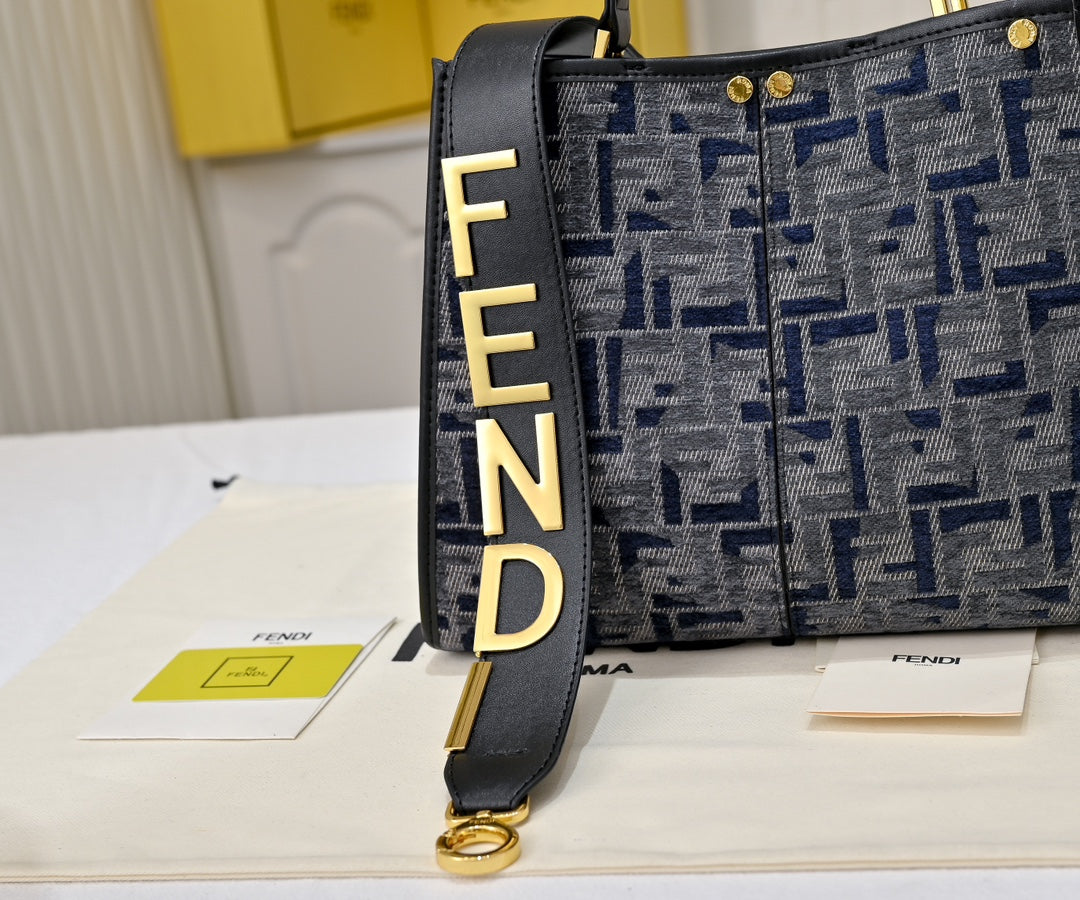Anum Bags Detail