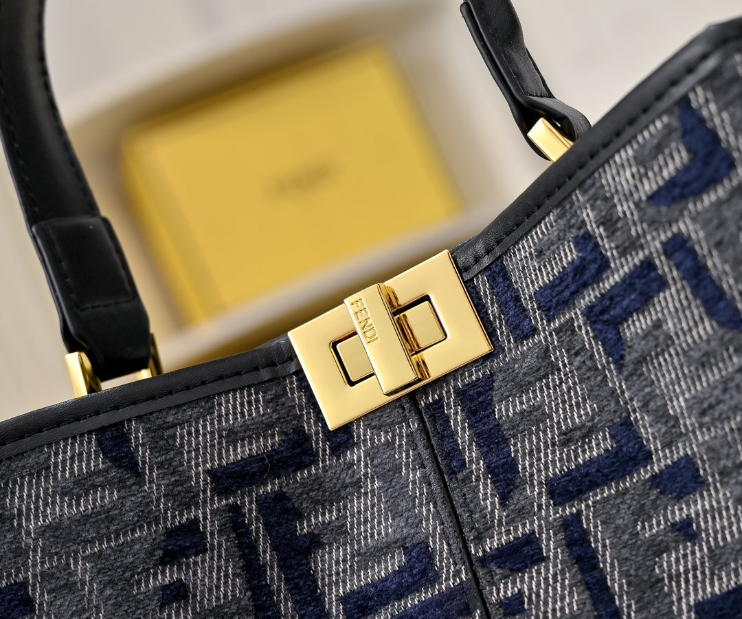 Anum Bags Detail