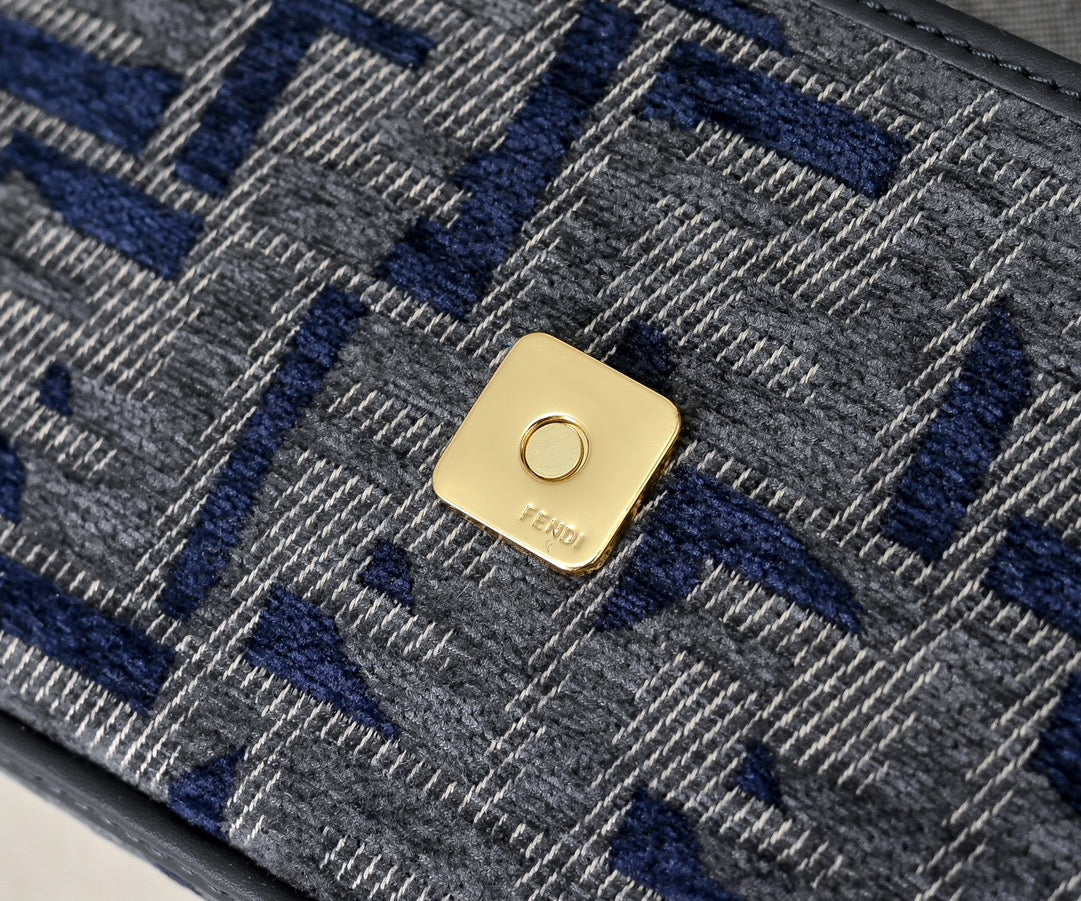 Anum Bags Detail