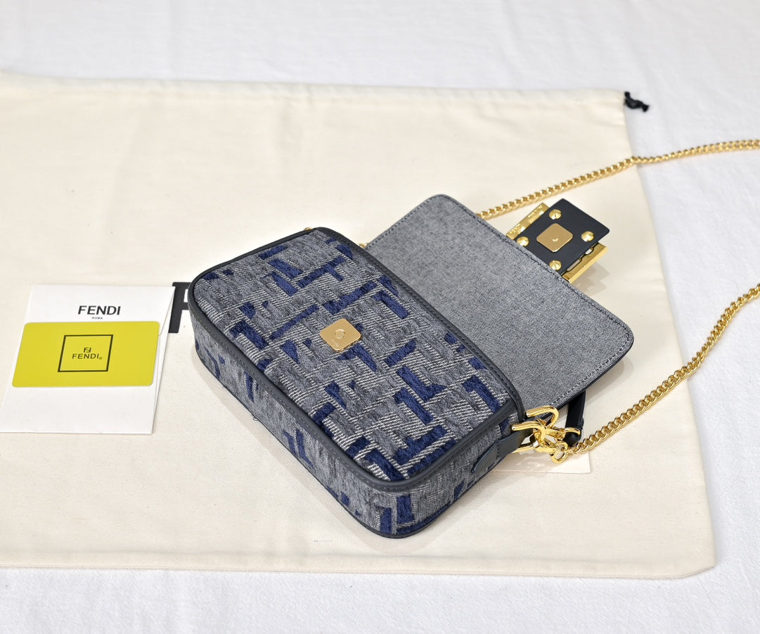 Anum Bags Detail