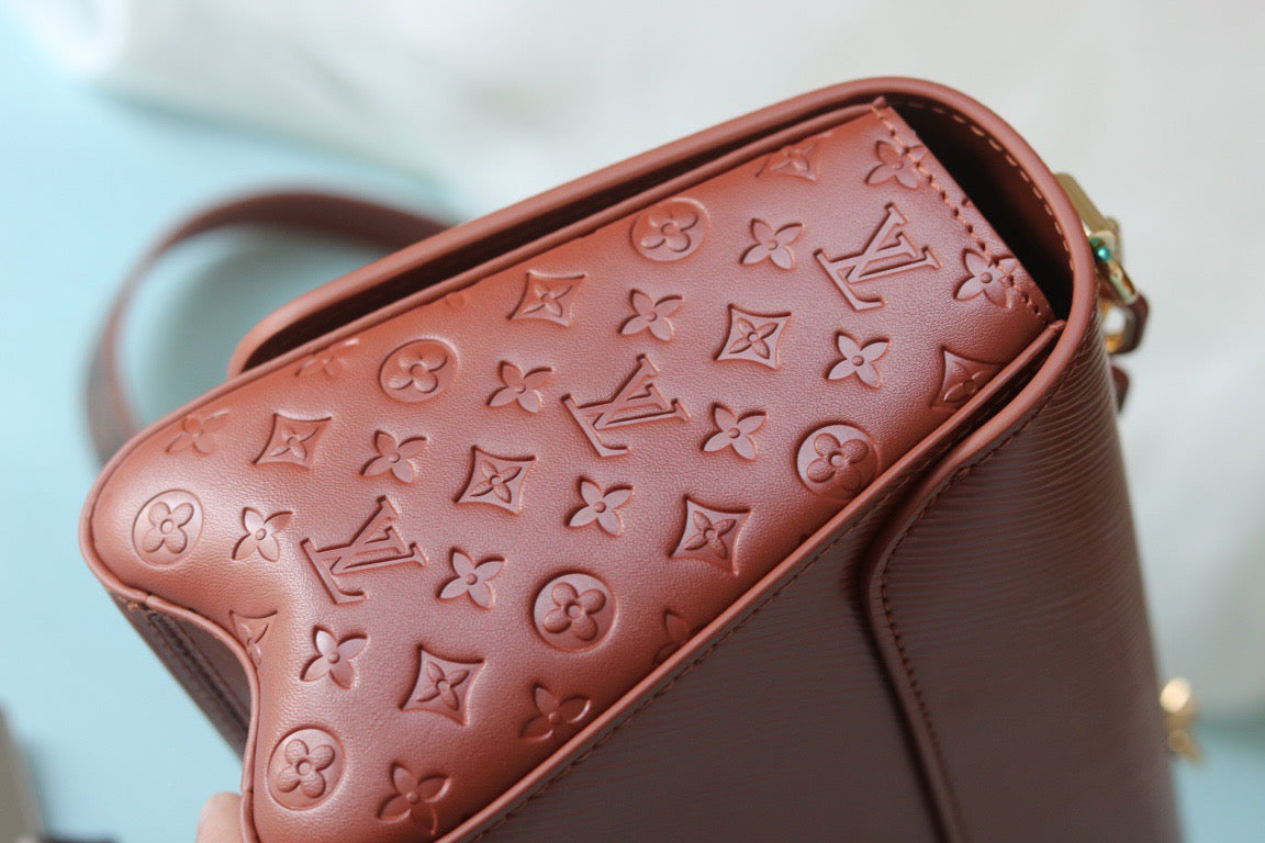 Anum Bags Detail