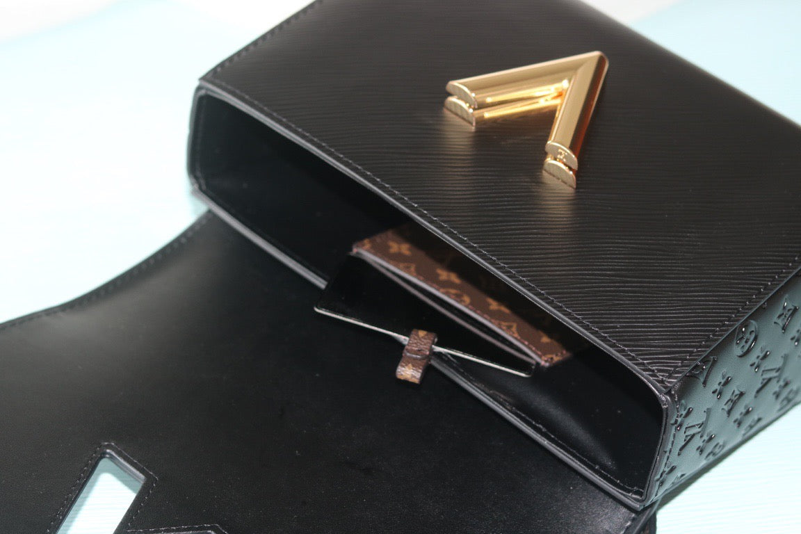 Anum Bags Detail