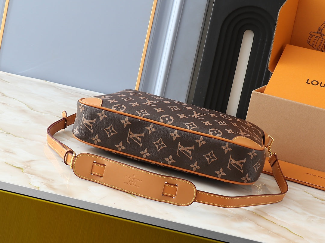Anum Bags Detail