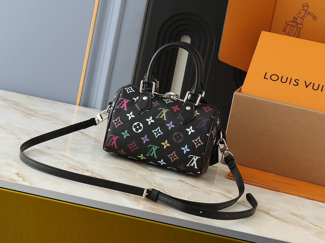 Anum Bags Detail