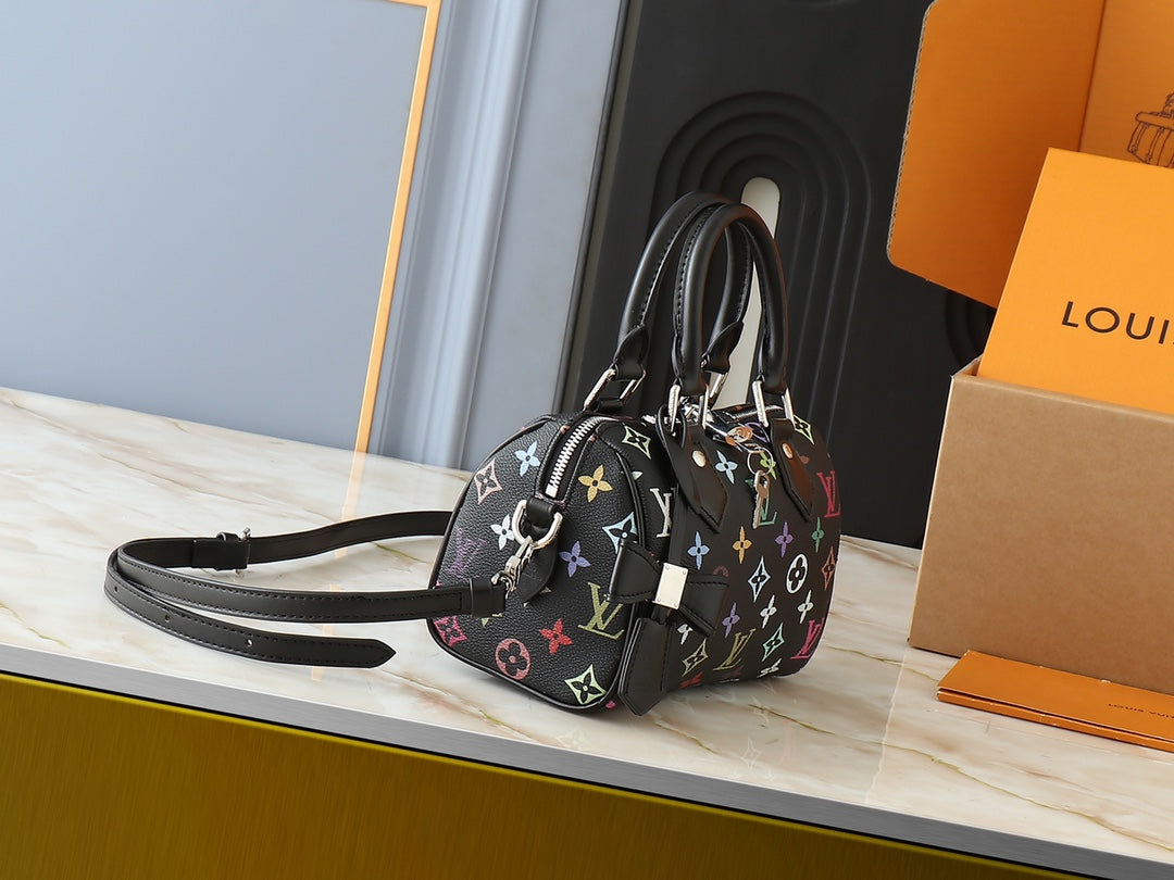 Anum Bags Detail