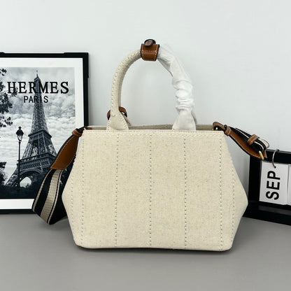 Anum Bags Detail