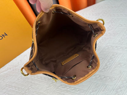 Anum Bags Detail